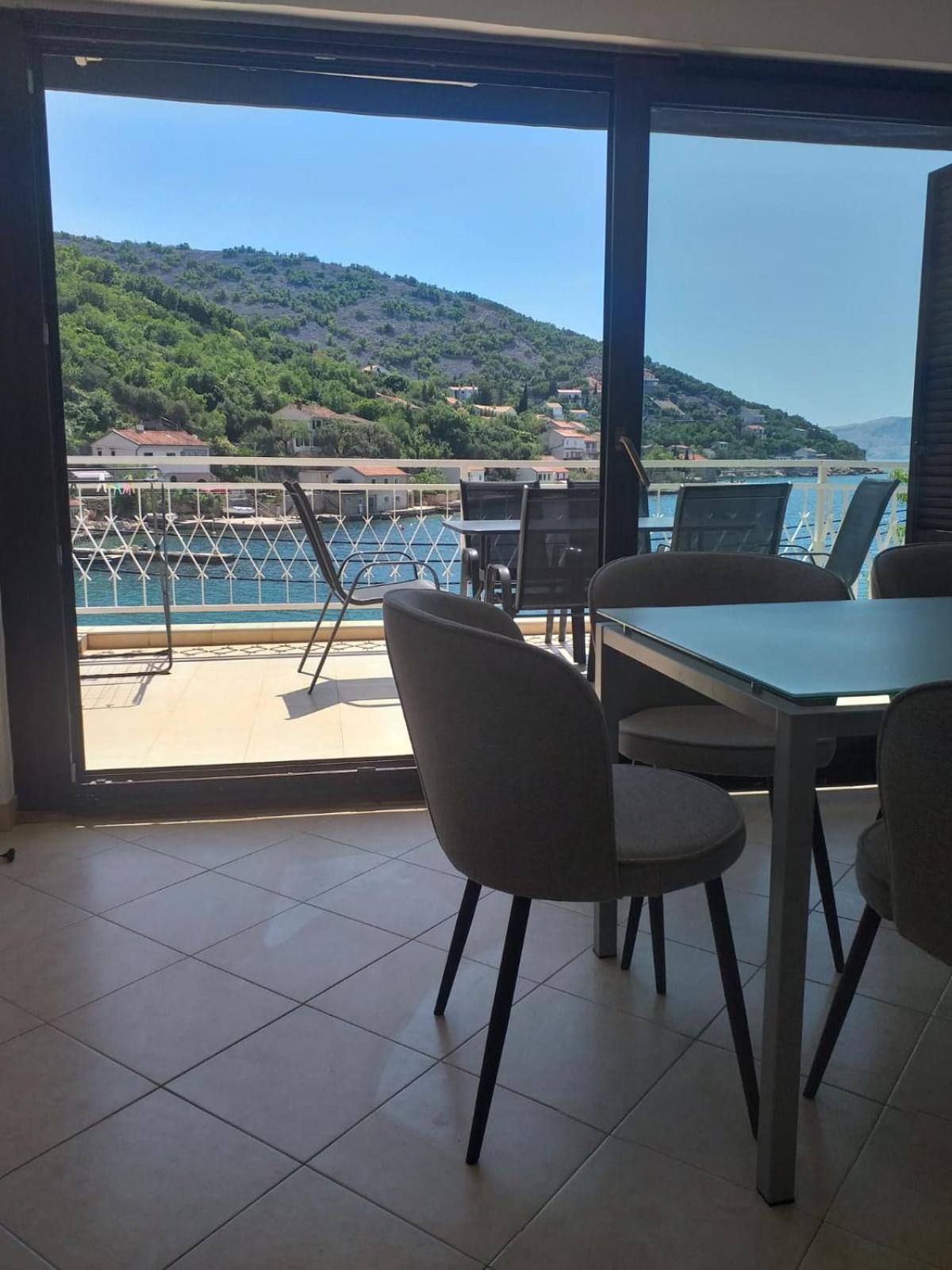 Apartmani Pulic Senj  Luaran gambar